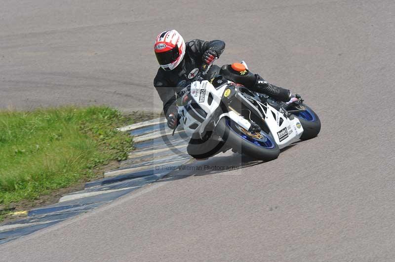 Motorcycle action photographs;Rockingham;Rockingham photographs;Trackday digital images;event digital images;eventdigitalimages;no limits trackday;peter wileman photography;rockingham corby northamptonshire;trackday;trackday photos