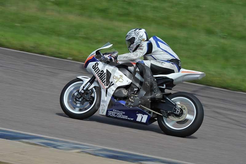 Motorcycle action photographs;Rockingham;Rockingham photographs;Trackday digital images;event digital images;eventdigitalimages;no limits trackday;peter wileman photography;rockingham corby northamptonshire;trackday;trackday photos