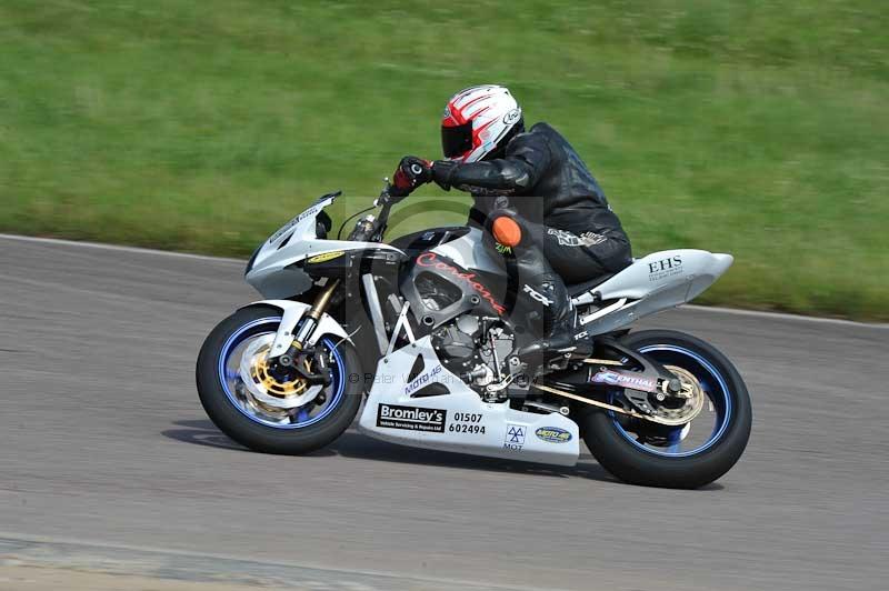 Motorcycle action photographs;Rockingham;Rockingham photographs;Trackday digital images;event digital images;eventdigitalimages;no limits trackday;peter wileman photography;rockingham corby northamptonshire;trackday;trackday photos