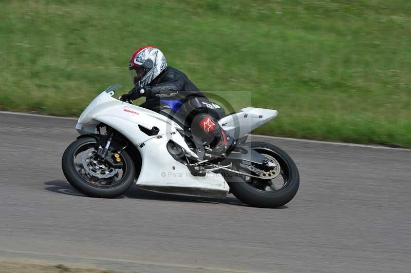 Motorcycle action photographs;Rockingham;Rockingham photographs;Trackday digital images;event digital images;eventdigitalimages;no limits trackday;peter wileman photography;rockingham corby northamptonshire;trackday;trackday photos