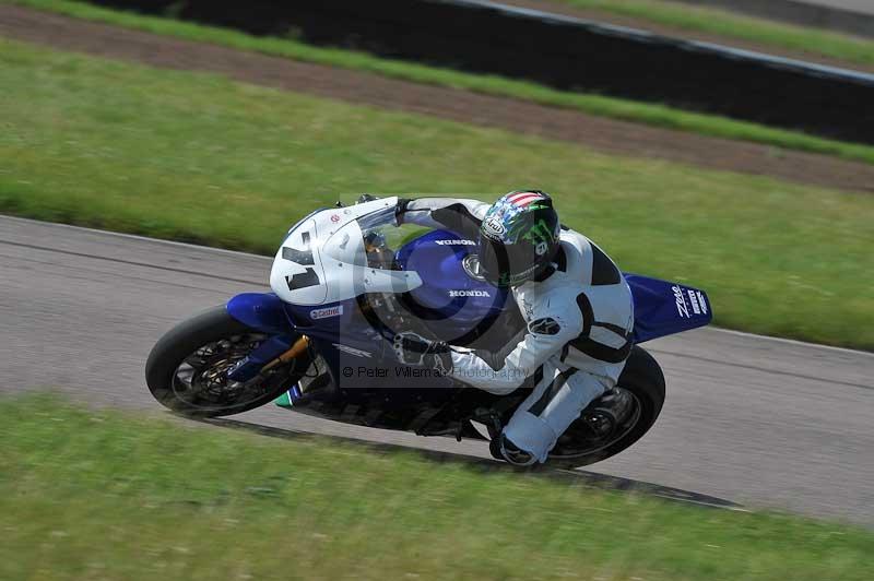 Motorcycle action photographs;Rockingham;Rockingham photographs;Trackday digital images;event digital images;eventdigitalimages;no limits trackday;peter wileman photography;rockingham corby northamptonshire;trackday;trackday photos