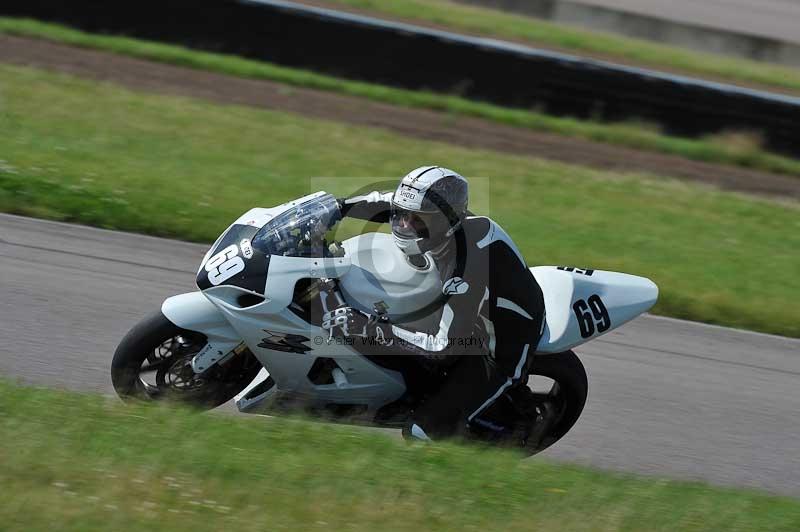 Motorcycle action photographs;Rockingham;Rockingham photographs;Trackday digital images;event digital images;eventdigitalimages;no limits trackday;peter wileman photography;rockingham corby northamptonshire;trackday;trackday photos