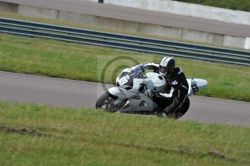 Motorcycle action photographs;Rockingham;Rockingham photographs;Trackday digital images;event digital images;eventdigitalimages;no limits trackday;peter wileman photography;rockingham corby northamptonshire;trackday;trackday photos