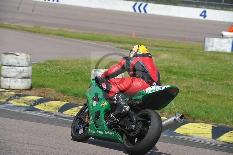 Motorcycle action photographs;Rockingham;Rockingham photographs;Trackday digital images;event digital images;eventdigitalimages;no limits trackday;peter wileman photography;rockingham corby northamptonshire;trackday;trackday photos