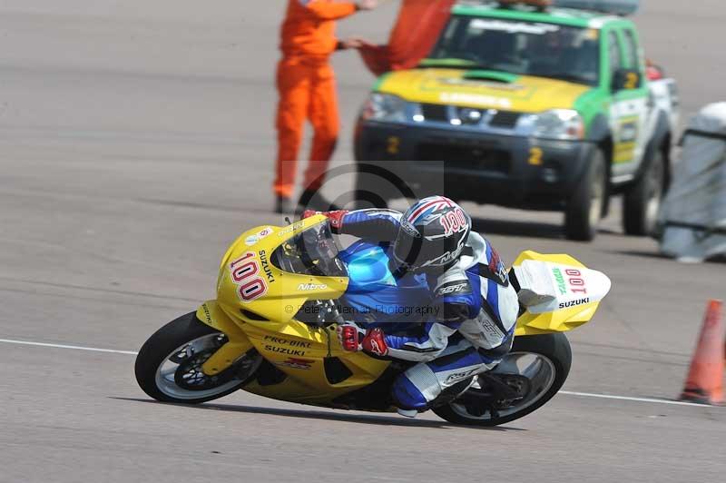 Motorcycle action photographs;Rockingham;Rockingham photographs;Trackday digital images;event digital images;eventdigitalimages;no limits trackday;peter wileman photography;rockingham corby northamptonshire;trackday;trackday photos