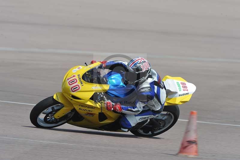 Motorcycle action photographs;Rockingham;Rockingham photographs;Trackday digital images;event digital images;eventdigitalimages;no limits trackday;peter wileman photography;rockingham corby northamptonshire;trackday;trackday photos