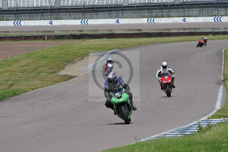 Motorcycle action photographs;Rockingham;Rockingham photographs;Trackday digital images;event digital images;eventdigitalimages;no limits trackday;peter wileman photography;rockingham corby northamptonshire;trackday;trackday photos