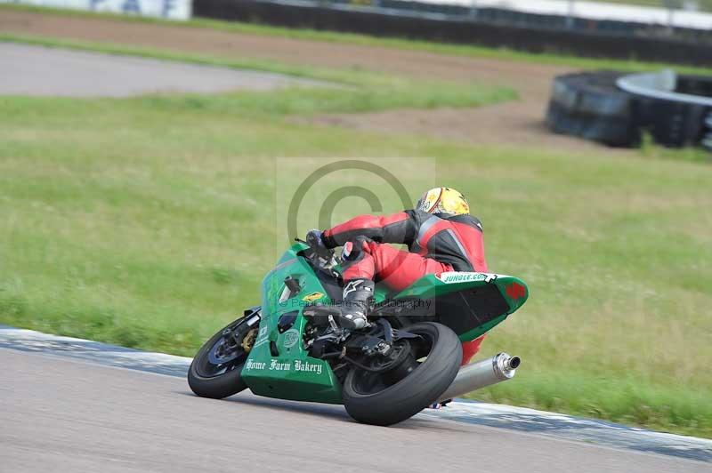 Motorcycle action photographs;Rockingham;Rockingham photographs;Trackday digital images;event digital images;eventdigitalimages;no limits trackday;peter wileman photography;rockingham corby northamptonshire;trackday;trackday photos