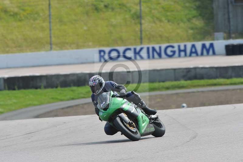 Motorcycle action photographs;Rockingham;Rockingham photographs;Trackday digital images;event digital images;eventdigitalimages;no limits trackday;peter wileman photography;rockingham corby northamptonshire;trackday;trackday photos