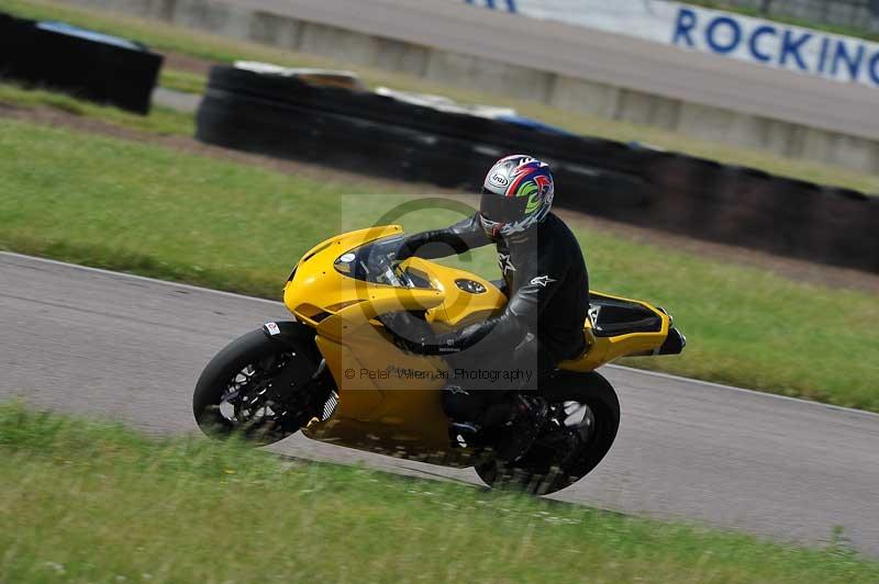 Motorcycle action photographs;Rockingham;Rockingham photographs;Trackday digital images;event digital images;eventdigitalimages;no limits trackday;peter wileman photography;rockingham corby northamptonshire;trackday;trackday photos