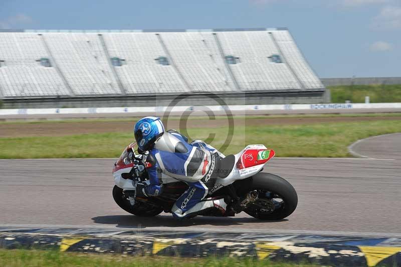 Motorcycle action photographs;Rockingham;Rockingham photographs;Trackday digital images;event digital images;eventdigitalimages;no limits trackday;peter wileman photography;rockingham corby northamptonshire;trackday;trackday photos