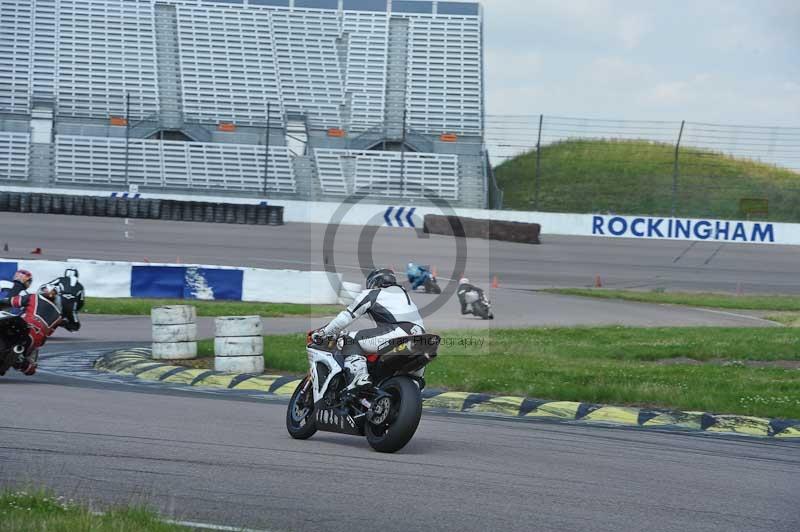 Motorcycle action photographs;Rockingham;Rockingham photographs;Trackday digital images;event digital images;eventdigitalimages;no limits trackday;peter wileman photography;rockingham corby northamptonshire;trackday;trackday photos