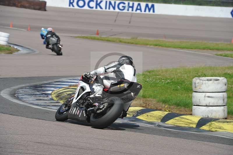 Motorcycle action photographs;Rockingham;Rockingham photographs;Trackday digital images;event digital images;eventdigitalimages;no limits trackday;peter wileman photography;rockingham corby northamptonshire;trackday;trackday photos