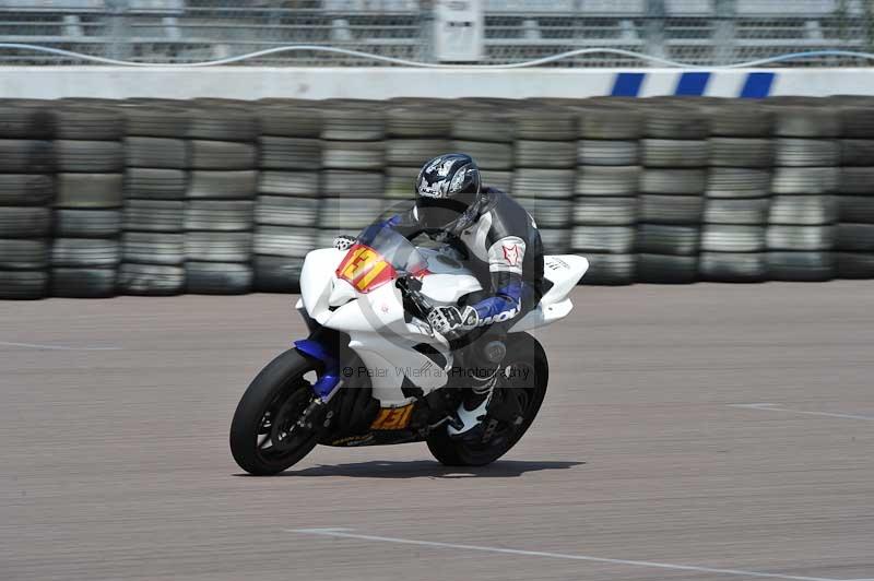 Motorcycle action photographs;Rockingham;Rockingham photographs;Trackday digital images;event digital images;eventdigitalimages;no limits trackday;peter wileman photography;rockingham corby northamptonshire;trackday;trackday photos