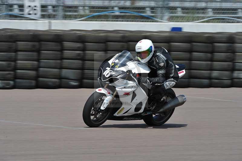 Motorcycle action photographs;Rockingham;Rockingham photographs;Trackday digital images;event digital images;eventdigitalimages;no limits trackday;peter wileman photography;rockingham corby northamptonshire;trackday;trackday photos