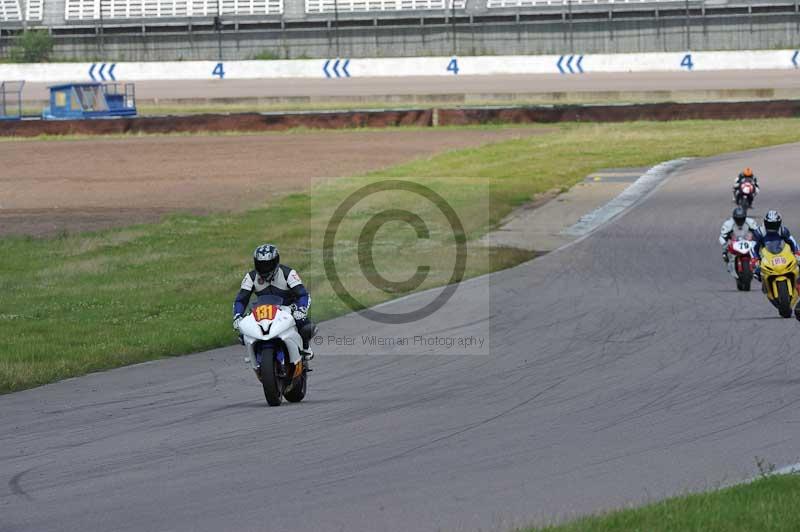 Motorcycle action photographs;Rockingham;Rockingham photographs;Trackday digital images;event digital images;eventdigitalimages;no limits trackday;peter wileman photography;rockingham corby northamptonshire;trackday;trackday photos