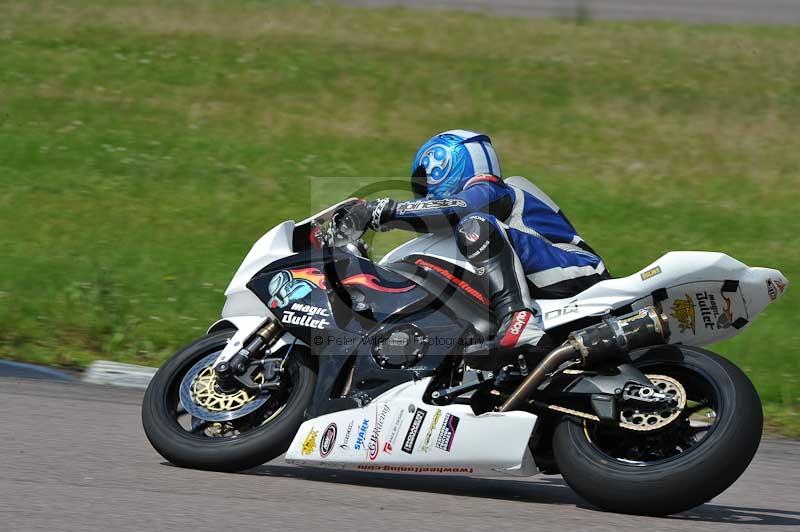 Motorcycle action photographs;Rockingham;Rockingham photographs;Trackday digital images;event digital images;eventdigitalimages;no limits trackday;peter wileman photography;rockingham corby northamptonshire;trackday;trackday photos