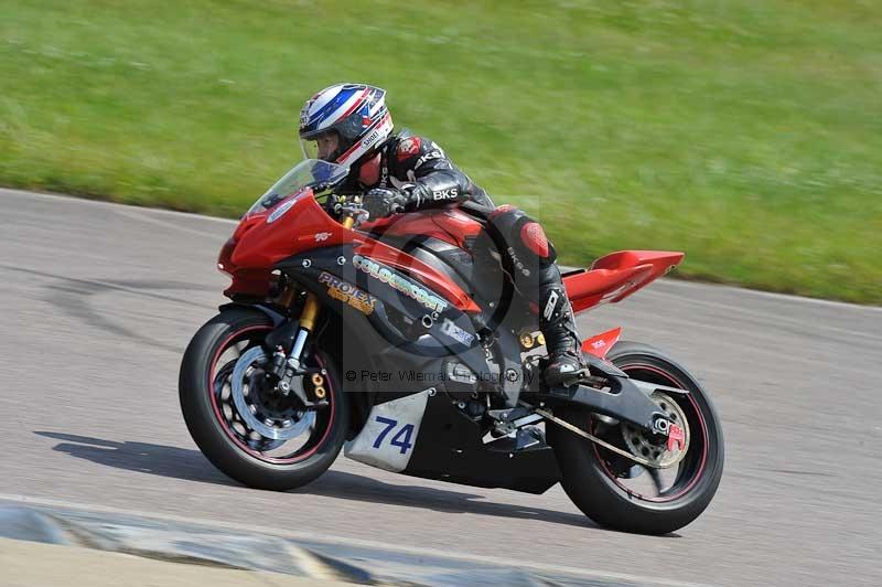 Motorcycle action photographs;Rockingham;Rockingham photographs;Trackday digital images;event digital images;eventdigitalimages;no limits trackday;peter wileman photography;rockingham corby northamptonshire;trackday;trackday photos