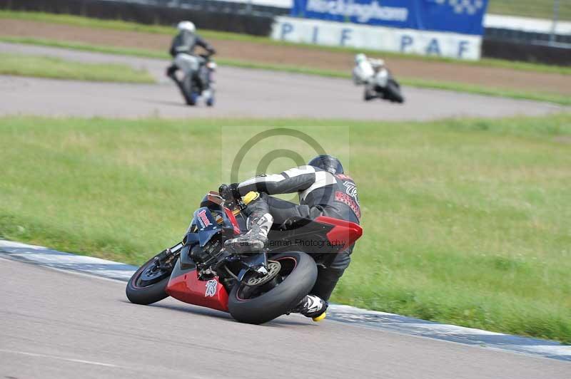 Motorcycle action photographs;Rockingham;Rockingham photographs;Trackday digital images;event digital images;eventdigitalimages;no limits trackday;peter wileman photography;rockingham corby northamptonshire;trackday;trackday photos