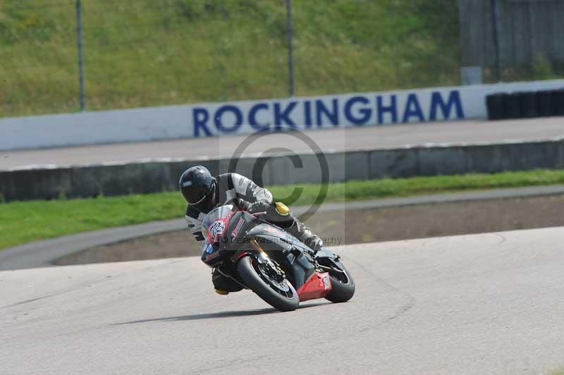 Motorcycle action photographs;Rockingham;Rockingham photographs;Trackday digital images;event digital images;eventdigitalimages;no limits trackday;peter wileman photography;rockingham corby northamptonshire;trackday;trackday photos