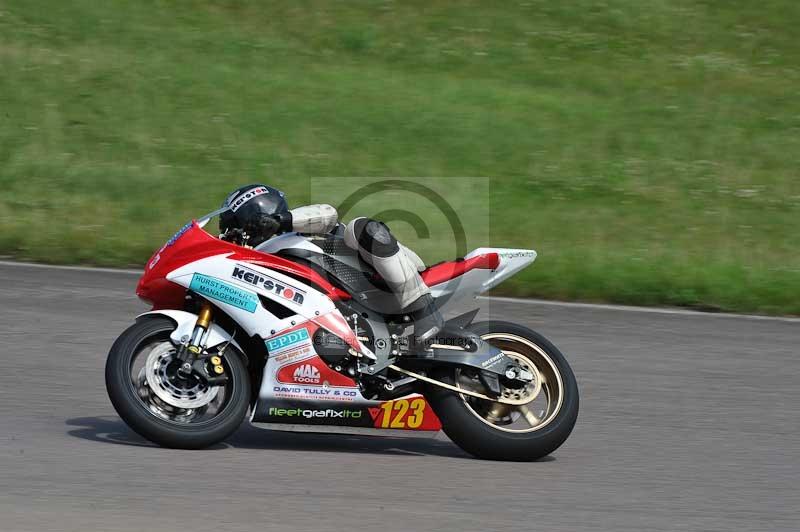 Motorcycle action photographs;Rockingham;Rockingham photographs;Trackday digital images;event digital images;eventdigitalimages;no limits trackday;peter wileman photography;rockingham corby northamptonshire;trackday;trackday photos