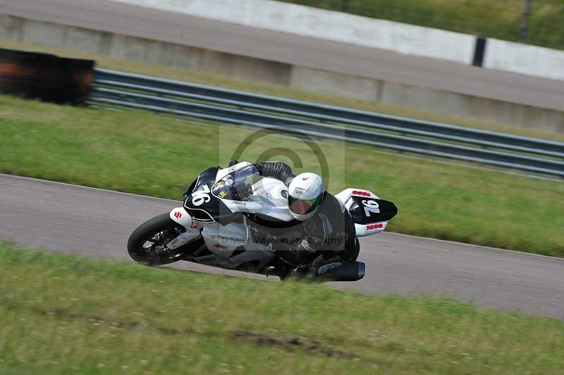 Motorcycle action photographs;Rockingham;Rockingham photographs;Trackday digital images;event digital images;eventdigitalimages;no limits trackday;peter wileman photography;rockingham corby northamptonshire;trackday;trackday photos