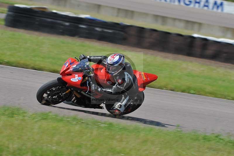 Motorcycle action photographs;Rockingham;Rockingham photographs;Trackday digital images;event digital images;eventdigitalimages;no limits trackday;peter wileman photography;rockingham corby northamptonshire;trackday;trackday photos