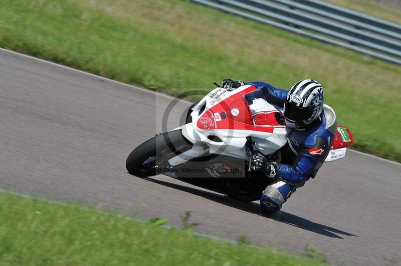 Motorcycle action photographs;Rockingham;Rockingham photographs;Trackday digital images;event digital images;eventdigitalimages;no limits trackday;peter wileman photography;rockingham corby northamptonshire;trackday;trackday photos