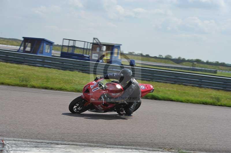 Motorcycle action photographs;Rockingham;Rockingham photographs;Trackday digital images;event digital images;eventdigitalimages;no limits trackday;peter wileman photography;rockingham corby northamptonshire;trackday;trackday photos