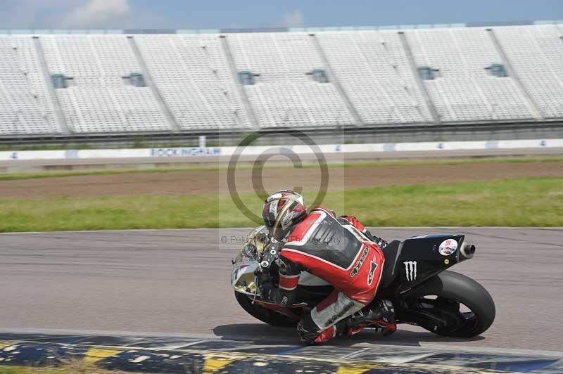 Motorcycle action photographs;Rockingham;Rockingham photographs;Trackday digital images;event digital images;eventdigitalimages;no limits trackday;peter wileman photography;rockingham corby northamptonshire;trackday;trackday photos