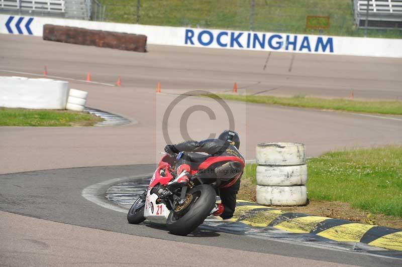 Motorcycle action photographs;Rockingham;Rockingham photographs;Trackday digital images;event digital images;eventdigitalimages;no limits trackday;peter wileman photography;rockingham corby northamptonshire;trackday;trackday photos