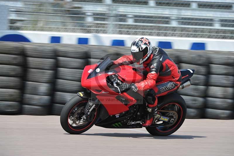 Motorcycle action photographs;Rockingham;Rockingham photographs;Trackday digital images;event digital images;eventdigitalimages;no limits trackday;peter wileman photography;rockingham corby northamptonshire;trackday;trackday photos