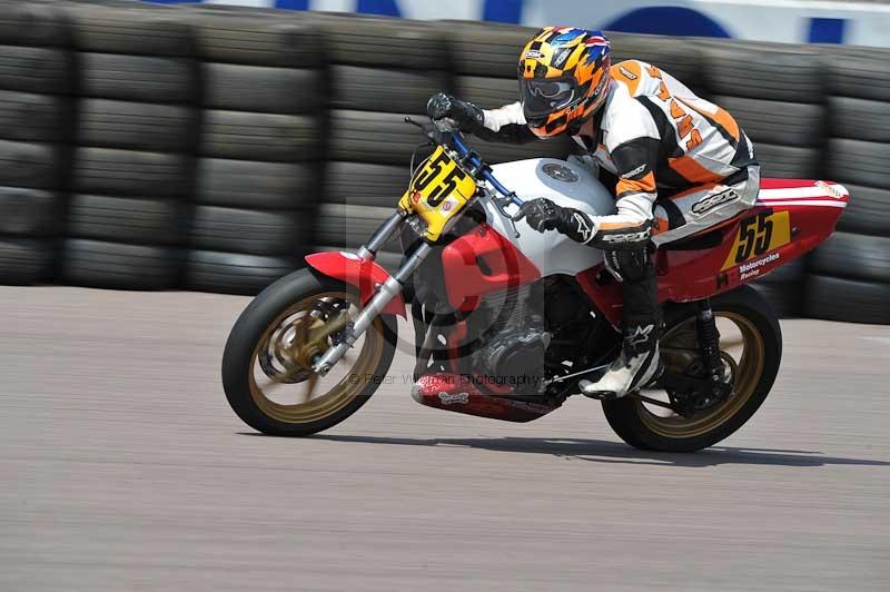 Motorcycle action photographs;Rockingham;Rockingham photographs;Trackday digital images;event digital images;eventdigitalimages;no limits trackday;peter wileman photography;rockingham corby northamptonshire;trackday;trackday photos