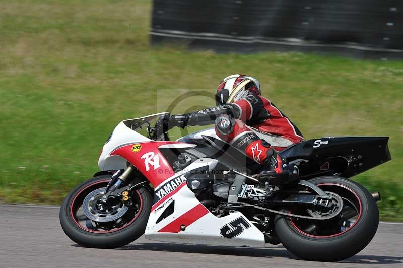 Motorcycle action photographs;Rockingham;Rockingham photographs;Trackday digital images;event digital images;eventdigitalimages;no limits trackday;peter wileman photography;rockingham corby northamptonshire;trackday;trackday photos