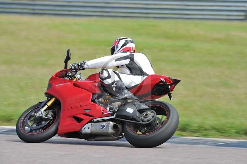 Motorcycle action photographs;Rockingham;Rockingham photographs;Trackday digital images;event digital images;eventdigitalimages;no limits trackday;peter wileman photography;rockingham corby northamptonshire;trackday;trackday photos