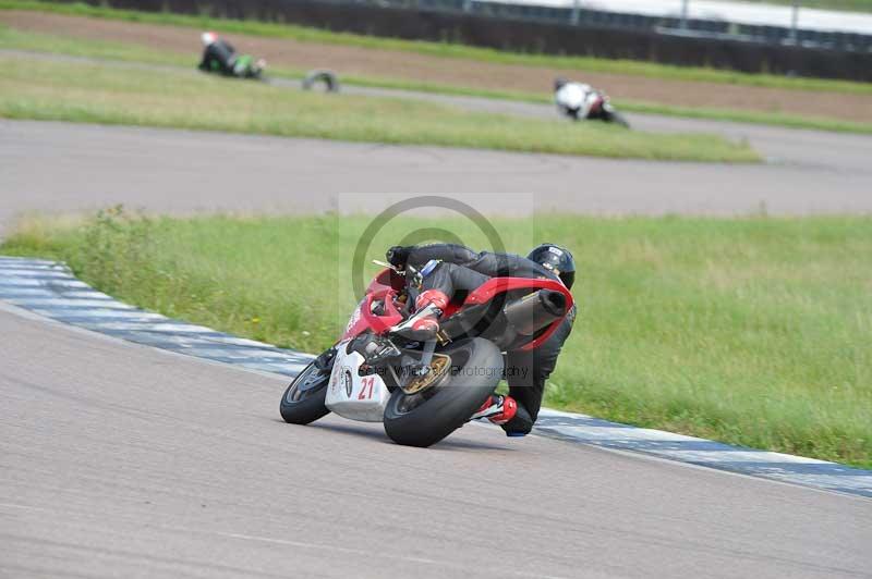 Motorcycle action photographs;Rockingham;Rockingham photographs;Trackday digital images;event digital images;eventdigitalimages;no limits trackday;peter wileman photography;rockingham corby northamptonshire;trackday;trackday photos