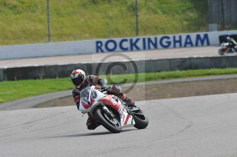 Motorcycle action photographs;Rockingham;Rockingham photographs;Trackday digital images;event digital images;eventdigitalimages;no limits trackday;peter wileman photography;rockingham corby northamptonshire;trackday;trackday photos