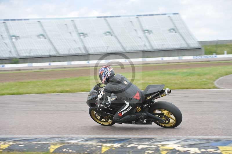 Motorcycle action photographs;Rockingham;Rockingham photographs;Trackday digital images;event digital images;eventdigitalimages;no limits trackday;peter wileman photography;rockingham corby northamptonshire;trackday;trackday photos