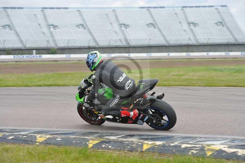 Motorcycle action photographs;Rockingham;Rockingham photographs;Trackday digital images;event digital images;eventdigitalimages;no limits trackday;peter wileman photography;rockingham corby northamptonshire;trackday;trackday photos