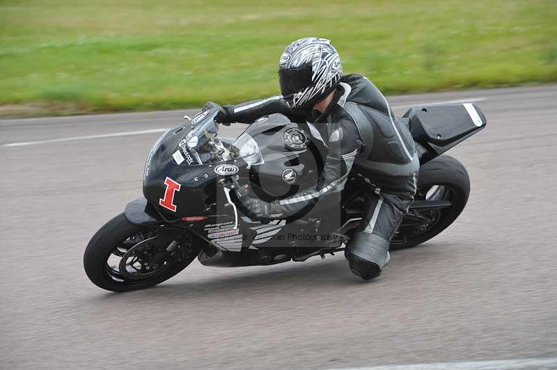 Motorcycle action photographs;Rockingham;Rockingham photographs;Trackday digital images;event digital images;eventdigitalimages;no limits trackday;peter wileman photography;rockingham corby northamptonshire;trackday;trackday photos