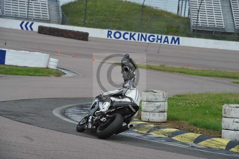 Motorcycle action photographs;Rockingham;Rockingham photographs;Trackday digital images;event digital images;eventdigitalimages;no limits trackday;peter wileman photography;rockingham corby northamptonshire;trackday;trackday photos