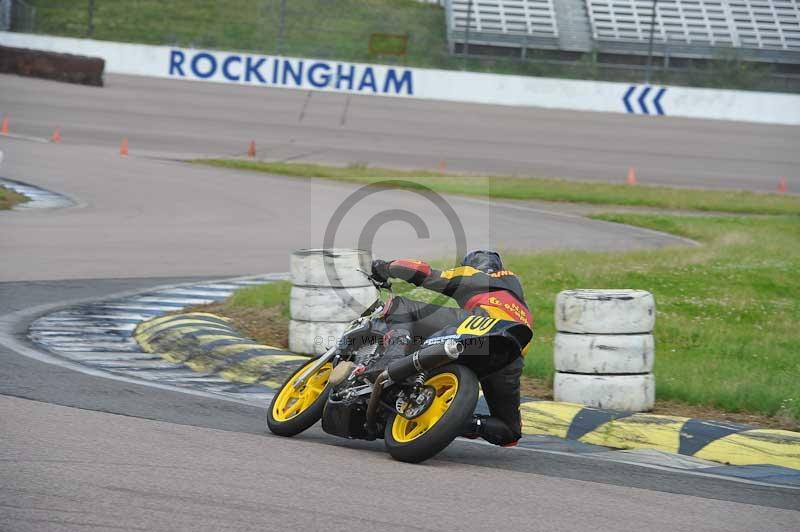 Motorcycle action photographs;Rockingham;Rockingham photographs;Trackday digital images;event digital images;eventdigitalimages;no limits trackday;peter wileman photography;rockingham corby northamptonshire;trackday;trackday photos