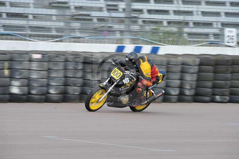 Motorcycle action photographs;Rockingham;Rockingham photographs;Trackday digital images;event digital images;eventdigitalimages;no limits trackday;peter wileman photography;rockingham corby northamptonshire;trackday;trackday photos