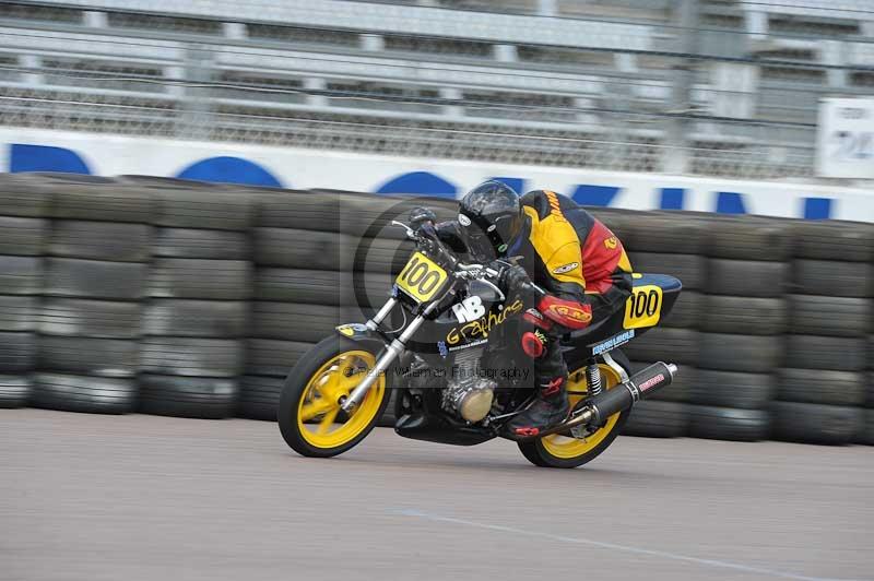 Motorcycle action photographs;Rockingham;Rockingham photographs;Trackday digital images;event digital images;eventdigitalimages;no limits trackday;peter wileman photography;rockingham corby northamptonshire;trackday;trackday photos