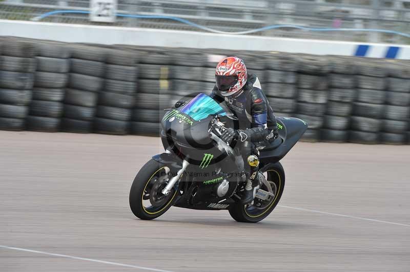 Motorcycle action photographs;Rockingham;Rockingham photographs;Trackday digital images;event digital images;eventdigitalimages;no limits trackday;peter wileman photography;rockingham corby northamptonshire;trackday;trackday photos