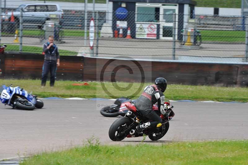 Motorcycle action photographs;Rockingham;Rockingham photographs;Trackday digital images;event digital images;eventdigitalimages;no limits trackday;peter wileman photography;rockingham corby northamptonshire;trackday;trackday photos