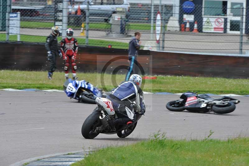 Motorcycle action photographs;Rockingham;Rockingham photographs;Trackday digital images;event digital images;eventdigitalimages;no limits trackday;peter wileman photography;rockingham corby northamptonshire;trackday;trackday photos