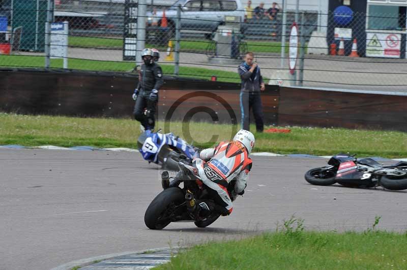 Motorcycle action photographs;Rockingham;Rockingham photographs;Trackday digital images;event digital images;eventdigitalimages;no limits trackday;peter wileman photography;rockingham corby northamptonshire;trackday;trackday photos