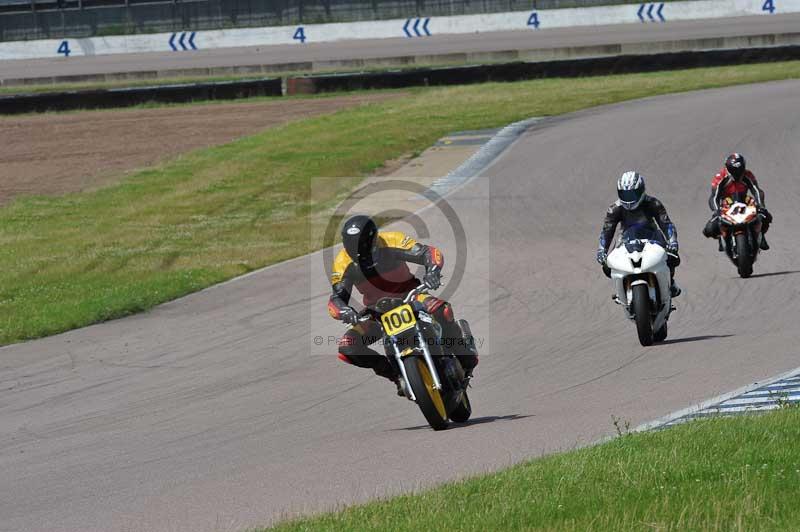 Motorcycle action photographs;Rockingham;Rockingham photographs;Trackday digital images;event digital images;eventdigitalimages;no limits trackday;peter wileman photography;rockingham corby northamptonshire;trackday;trackday photos