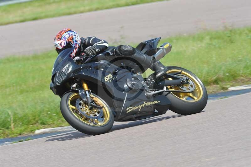 Motorcycle action photographs;Rockingham;Rockingham photographs;Trackday digital images;event digital images;eventdigitalimages;no limits trackday;peter wileman photography;rockingham corby northamptonshire;trackday;trackday photos